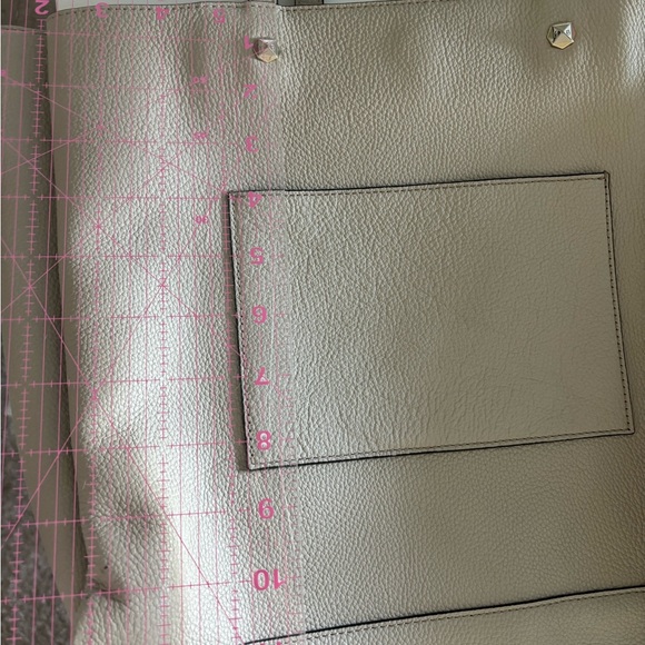 HENRI BENDEL Influencer Pebbled Leather Tote Feather Gray - Picture 10 of 13